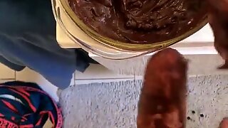 Coklat tertutup penis